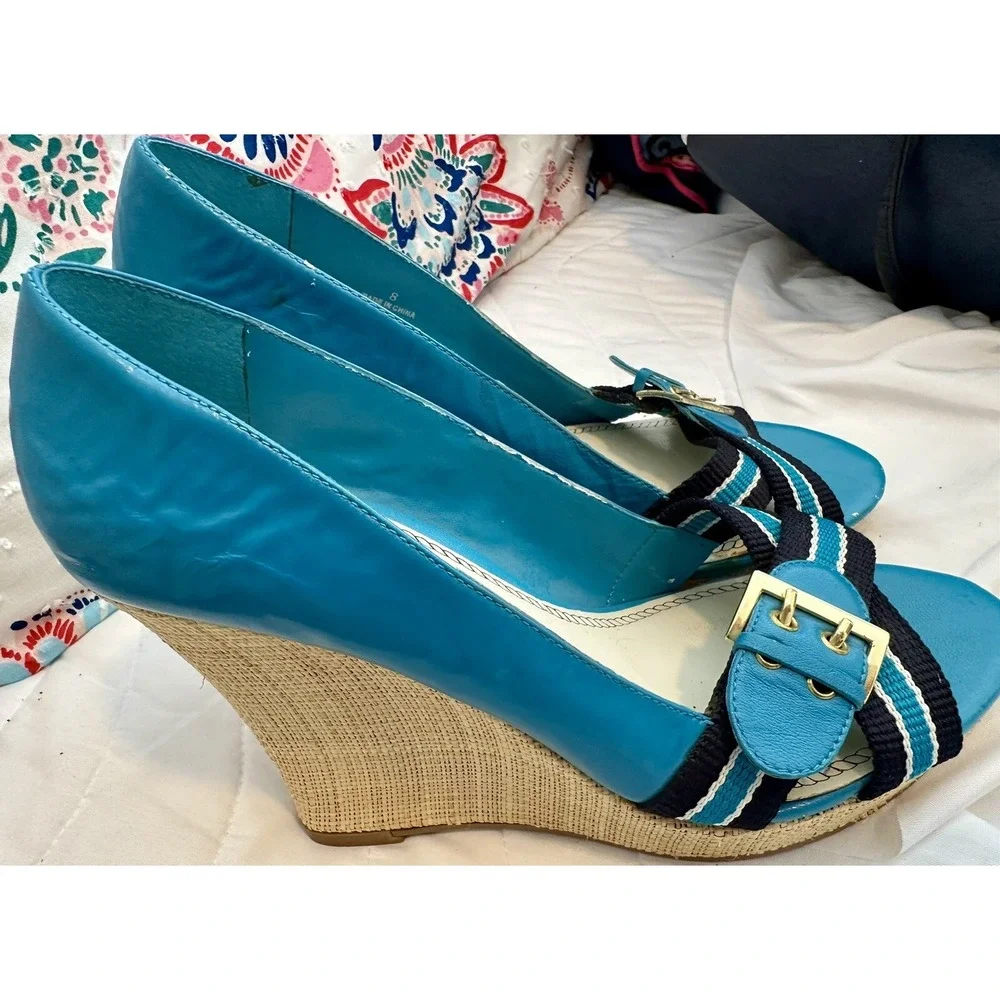 Charles by Charles David Teal Blue Patent Leather Wedge Heels Women Size 8‎